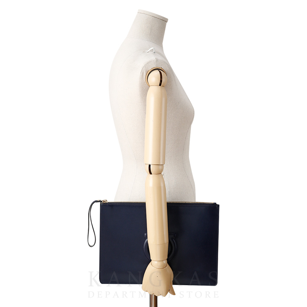 FERRAGAMO(USED)페레가모 간치니 로고 클러치